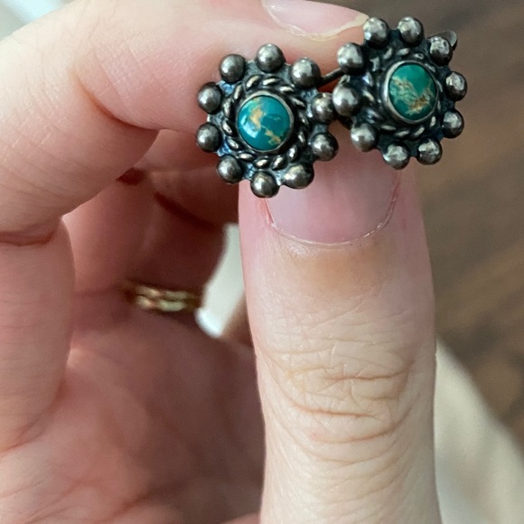 Vintage screw-back genuine silver & turquoise earrings (Civil War era) - Picture 2 of 7